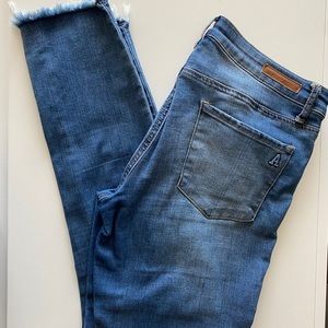 Like new! Articles of Society skinny jeans